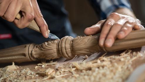 #Branche1# beim drechseln